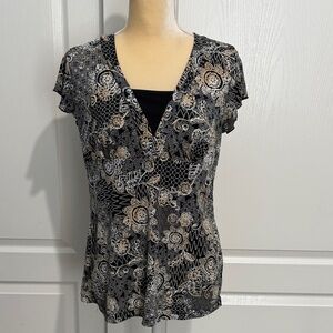 Women's Black and Cream Patterned Top